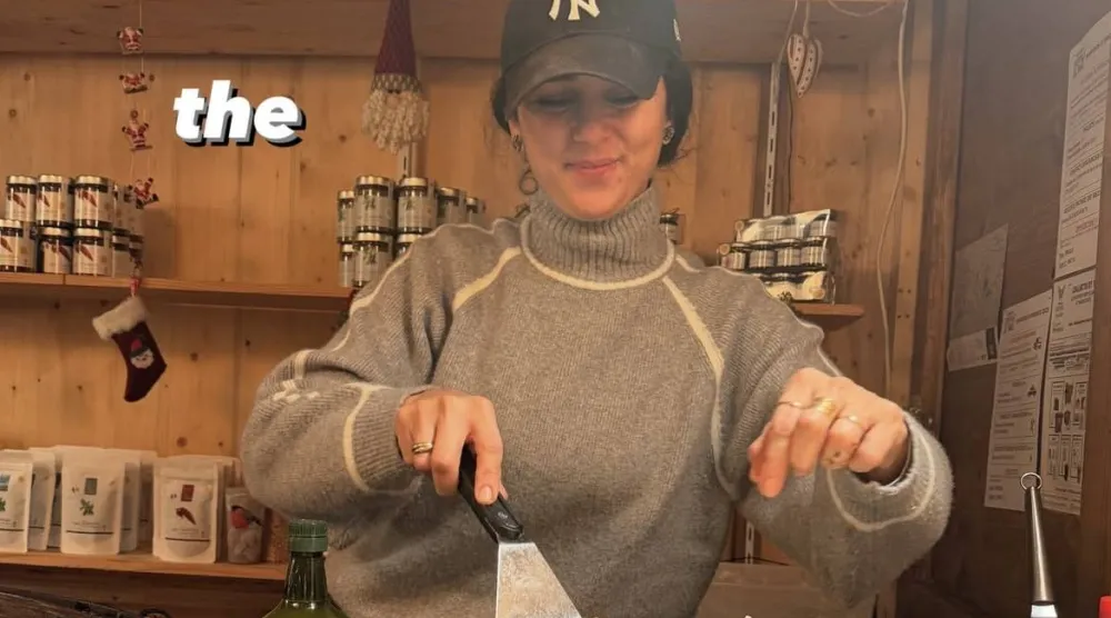 سارة كنج تحضّر أطيب منقوشة في ستراسبورغ (إنستغرام)