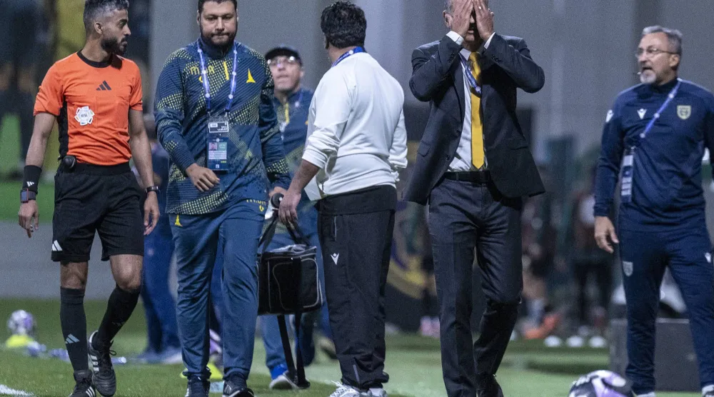 البرازيلي شاموسكا مدرب فريق التعاون (تصوير: سعد الدوسري)