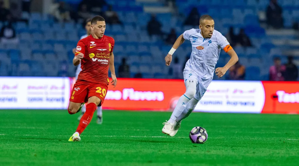 الفتح نجح في الخروج بنقطة ثمينة وعطل انطلاقة القادسية (تصوير: عيسى الدبيسي) 