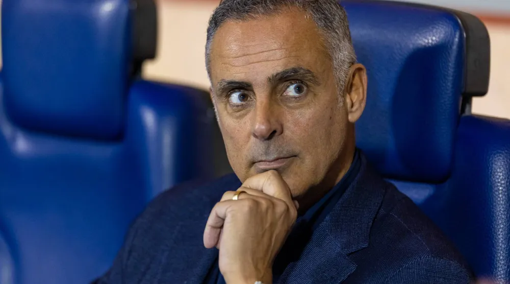 البرتغالي جوزيه غوميز مدرب فريق الفتح (تصوير: عيسى الدبيسي) 