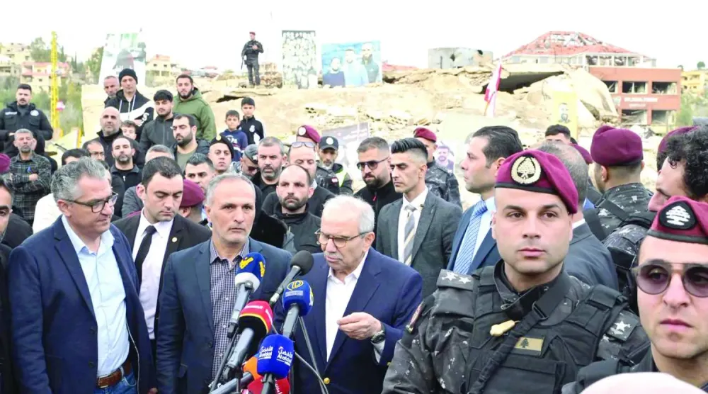 Lübnan Başbakanı Nevaf Selam, ülkenin güneyine gerçekleştirdiği tarihi ziyareti sırasında Ayta eş-Şaab beldesinde konuşma yaparken (Şarku’l Avsat)