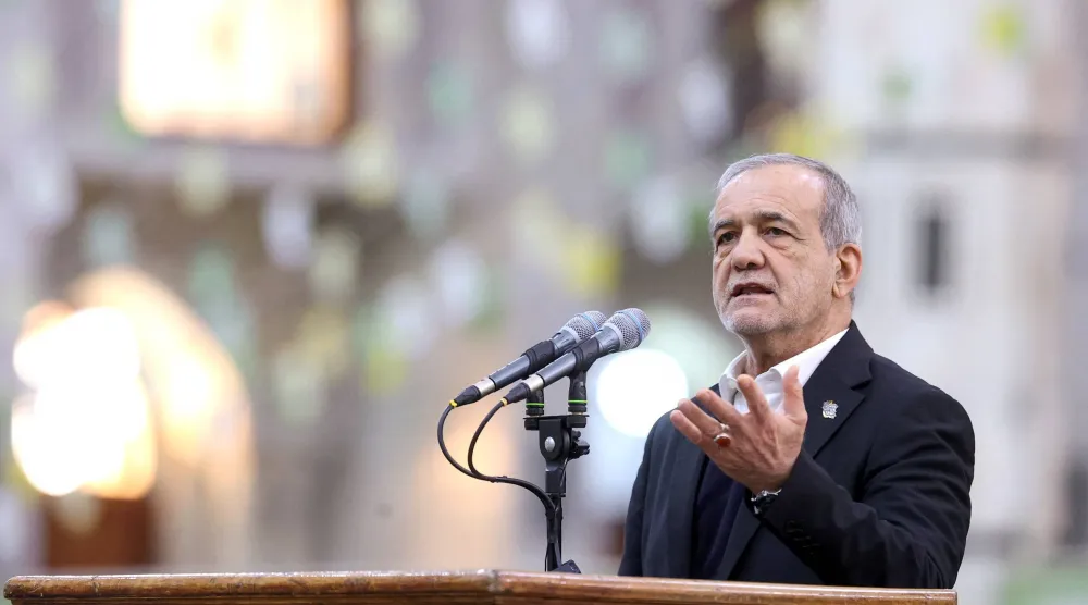 الرئيس الإيراني مسعود بزشكيان (رويترز)