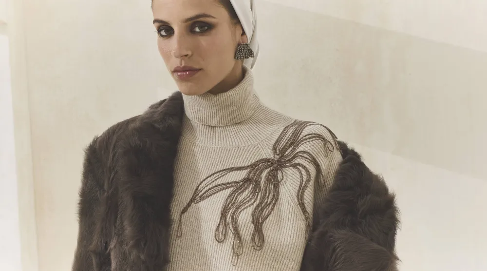 اعتمدت «برونيلو كوتشينيللي» على أسلوب الطبقات للحصول على مظهر في غاية الأناقة (برونيلو كوتشينيللي)