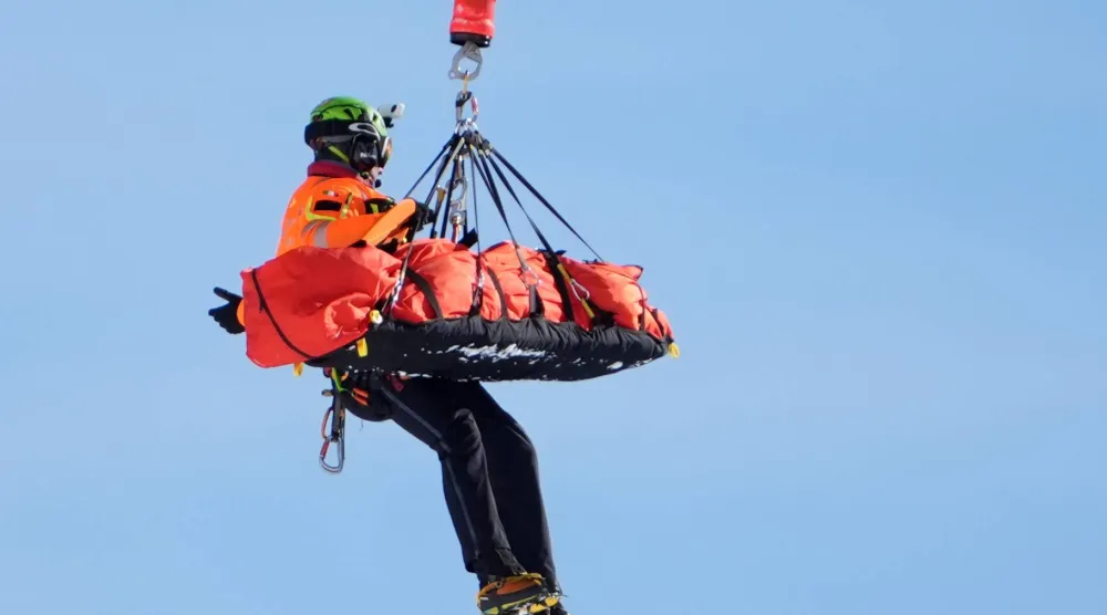 نُقلت فون جواً بعد تعرضها لحادث خلال سباق التزلج الألبي النسائي (أ.ب)