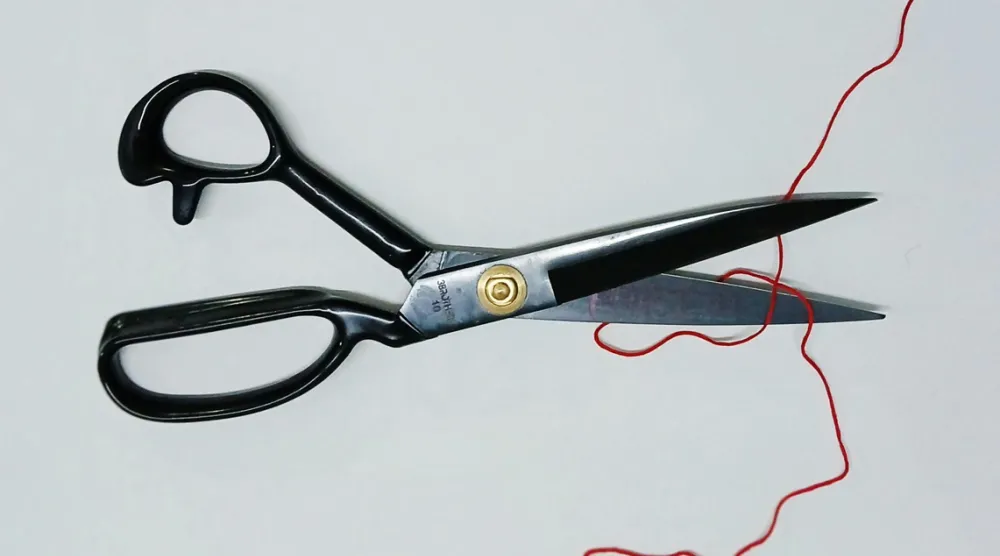 موضة قطع التواصل مع الأهل منتشرة في أوساط الجيل زد (بكسلز)