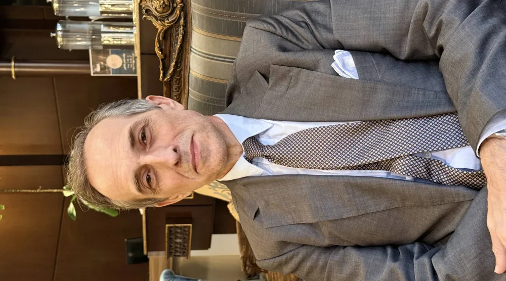 المنسق المقيم ومنسق الشؤون الإنسانية للأمم المتحدة في اليمن جوليان هارنيس (الشرق الأوسط)