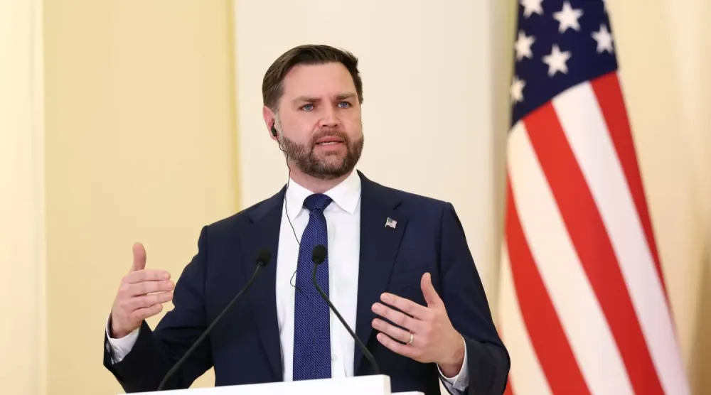 ABD Başkan Yardımcısı JD Vance, bugün Erivan’da düzenlenen basın toplantısında konuşurken (AP)