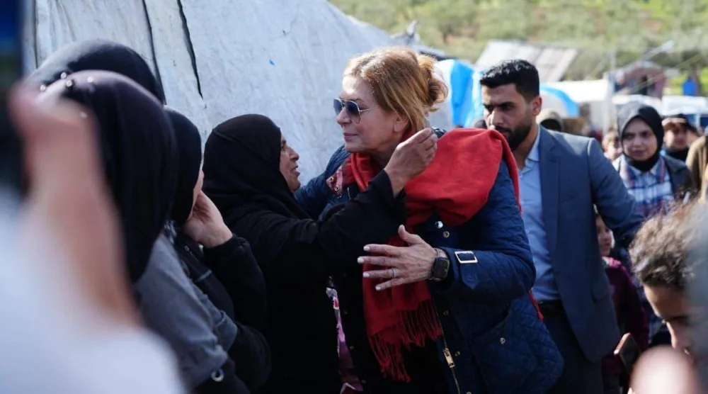 وزير الشؤون الاجتماعية هند قبوات تزور العائلات المتضررة في مخيمات النازحين شمال غربي سوريا