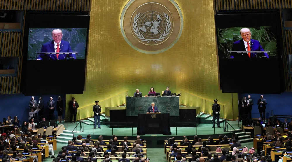 الرئيس الأميركي دونالد ترمب خلال كلمة أمام الجمعية العامة للأمم المتحدة في مقر الأمم المتحدة بنيويورك يوم 23 سبتمبر (أ.ف.ب) 
