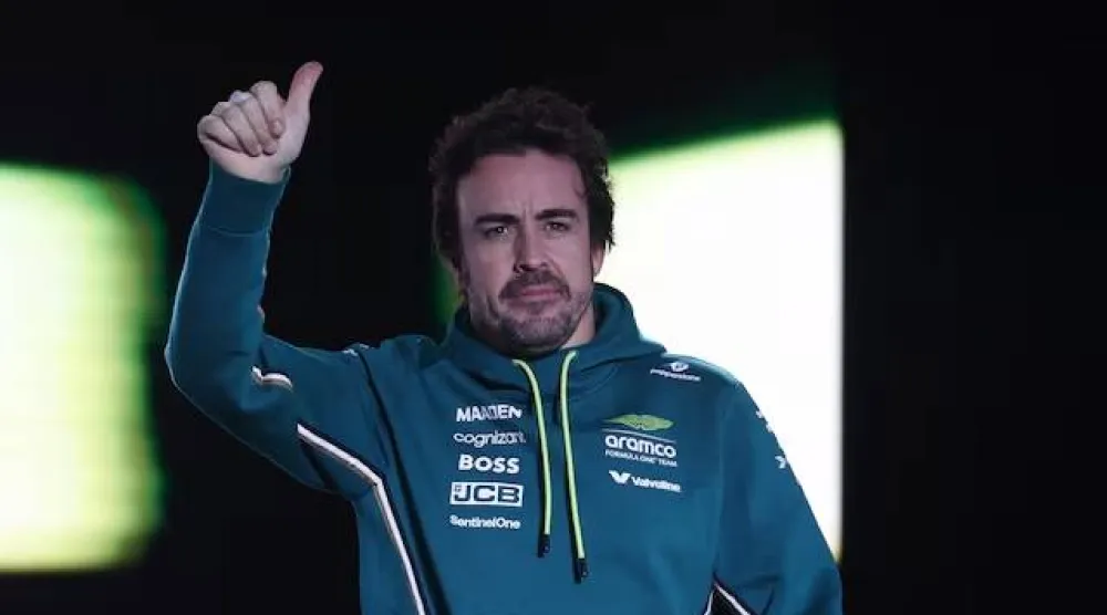 بطل العالم مرتين فرناندو ألونسو (رويترز)