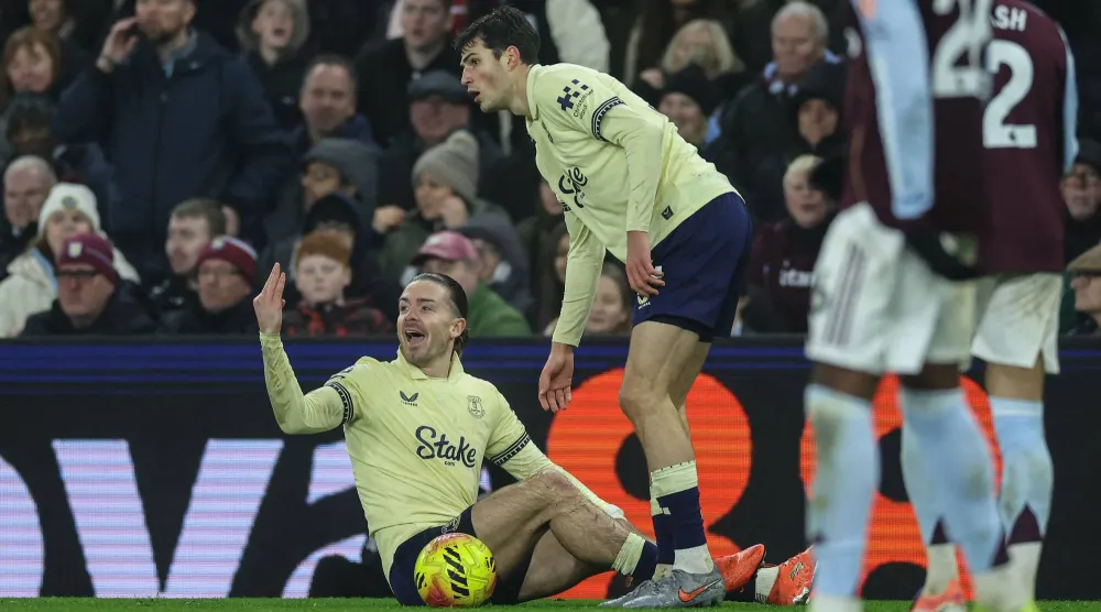 غريليش انتهى موسمه بعد خضوعه لعملية جراحية إثر تعرضه لكسر (أ.ف.ب)