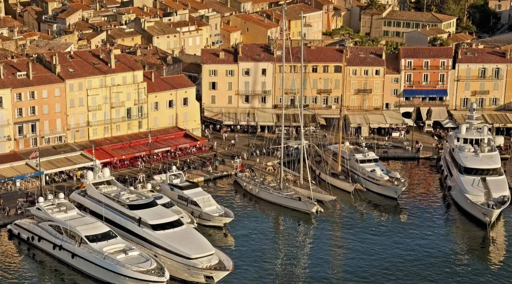 تصدرت الدنمارك التصنيف للعام الثامن على التوالي بغياب الفساد بالكامل تلتها فنلندا ثم سنغافورة (أ.ف.ب)