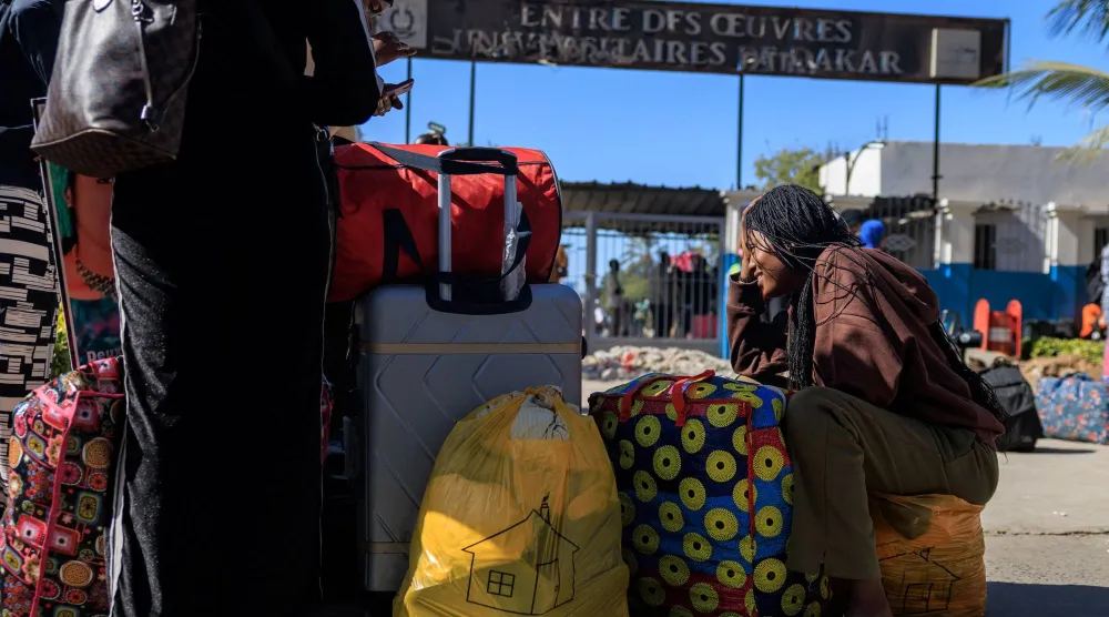مدخل جامعة «الشيخ أنتا ديوب» في داكار عاصمة السنغال (رويترز)
