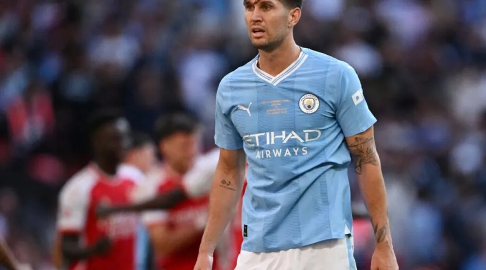 المدافع الإنجليزي الدولي جون ستونز (رويترز)