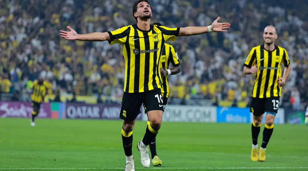 حسام عوار لعب دوراً كبيراً في انتصار الاتحاد بتسجيله هاتريك (تصوير: محمد المانع)