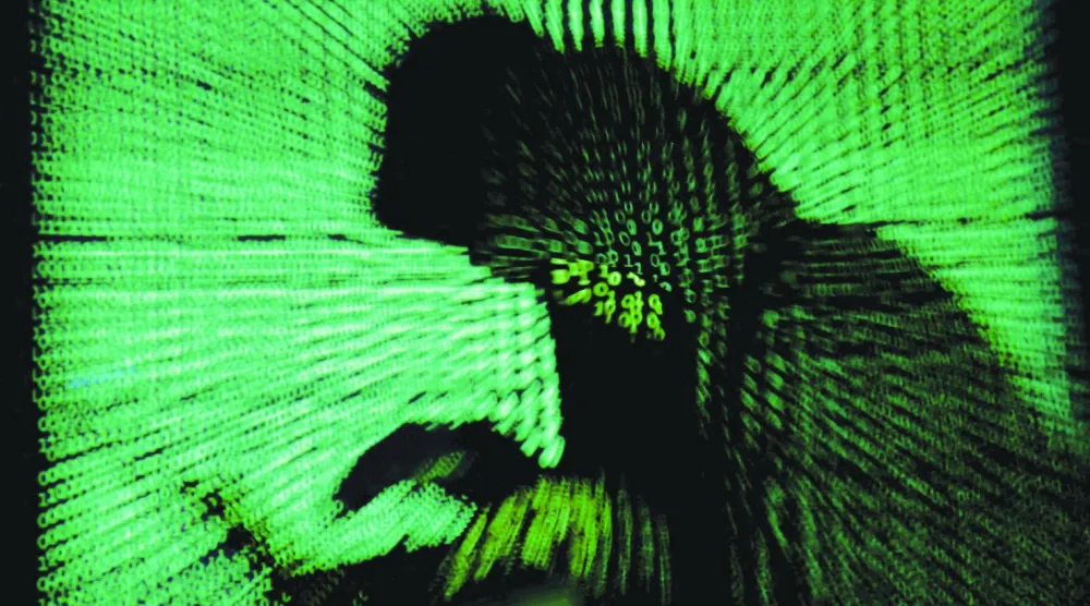 الذكاء الاصطناعي أزال «عنق الزجاجة» البشري ما سمح بتوسّع الجريمة السيبرانية بسرعة ونطاق غير مسبوقين (رويترز)