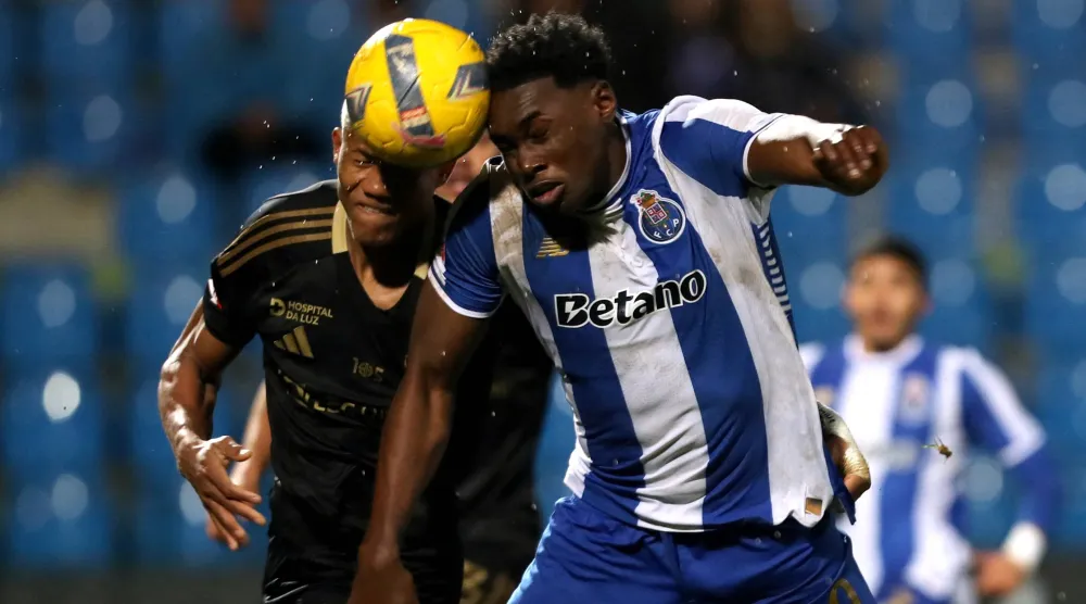 Soccer Football - Primeira Liga - Casa Pia v FC Porto - Estadio Municipal de Rio Maior, Rio Maior, Portugal - February 2, 2026 FC Porto's Samu Aghehowa in action with Casa Pia's Kaly. (Reuters)