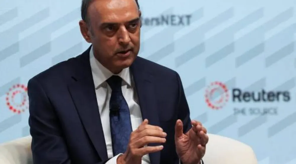 محافظ بنك باكستان جميل أحمد يتحدث في قمة «رويترز نكست آسيا» في سنغافورة 9 يوليو 2025 (رويترز)