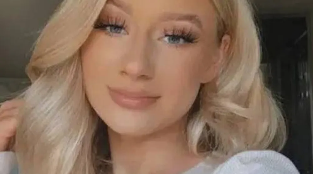 الشابة البريطانية لوسي هاريسون (فيسبوك)