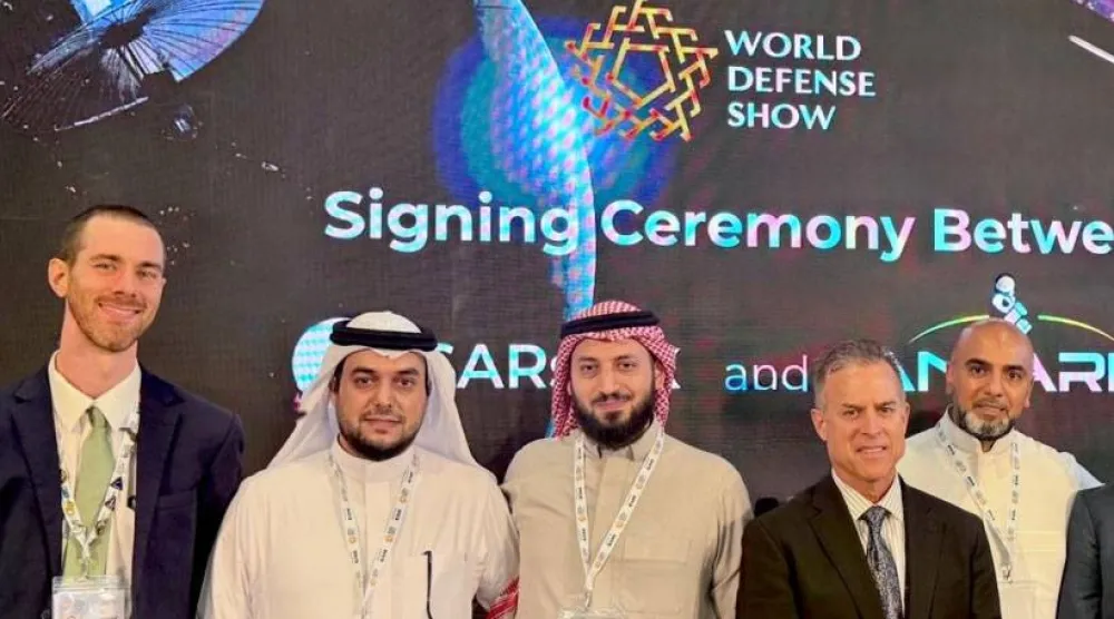 رؤساء 3 شركات يوقعون على هامش معرض الرياض للدفاع اتفاقية لتسليم أقمار لرصد الأرض (الشرق الأوسط)