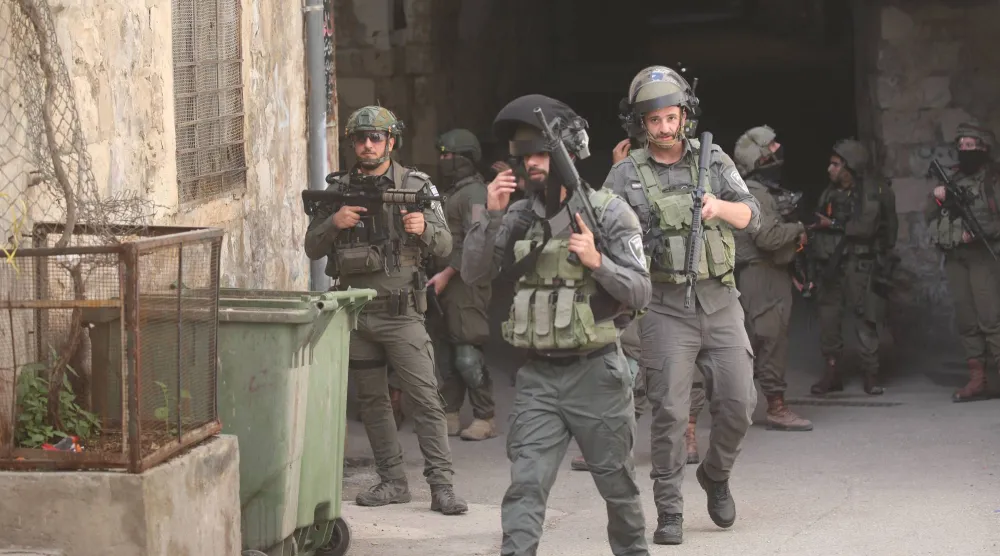 جنود إسرائيليون في الضفة الغربية (د.ب.أ)
