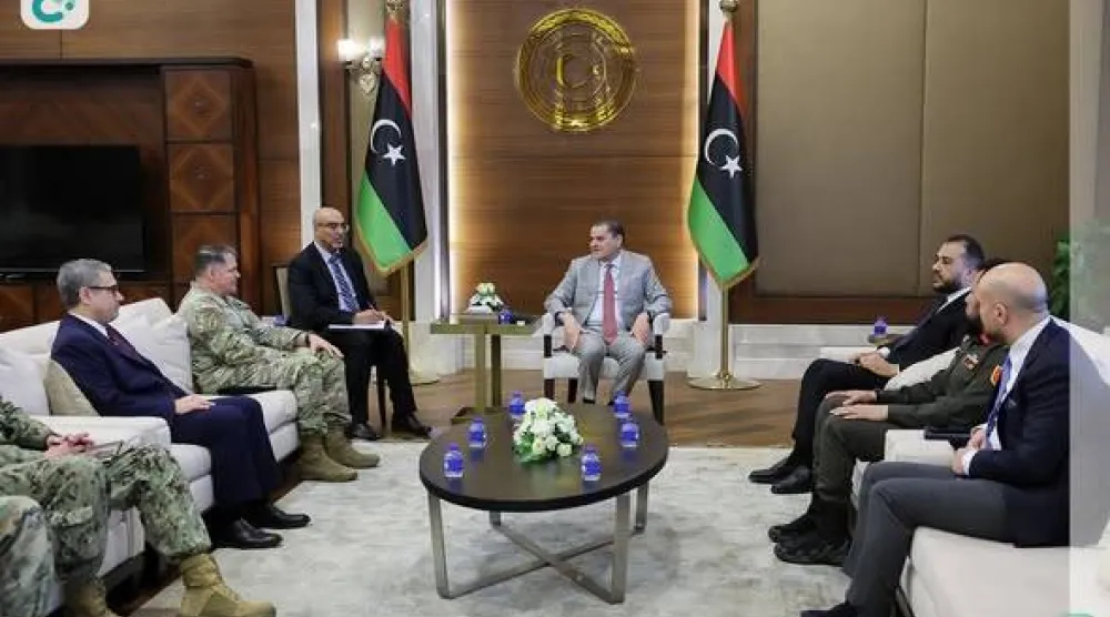 الدبيبة في لقاء مع نائب قائد أفريكوم بطرابلس الأربعاء (مكتب الدبيبة)