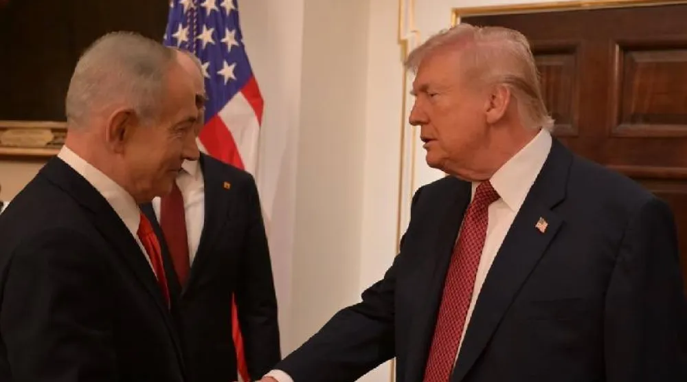 صورة نشرها موقع رئيس الوزراء الإسرائيلي بنيامين نتنياهو من لقائه مع الرئيس الأميركي دونالد ترمب في البيت الأبيض اليوم