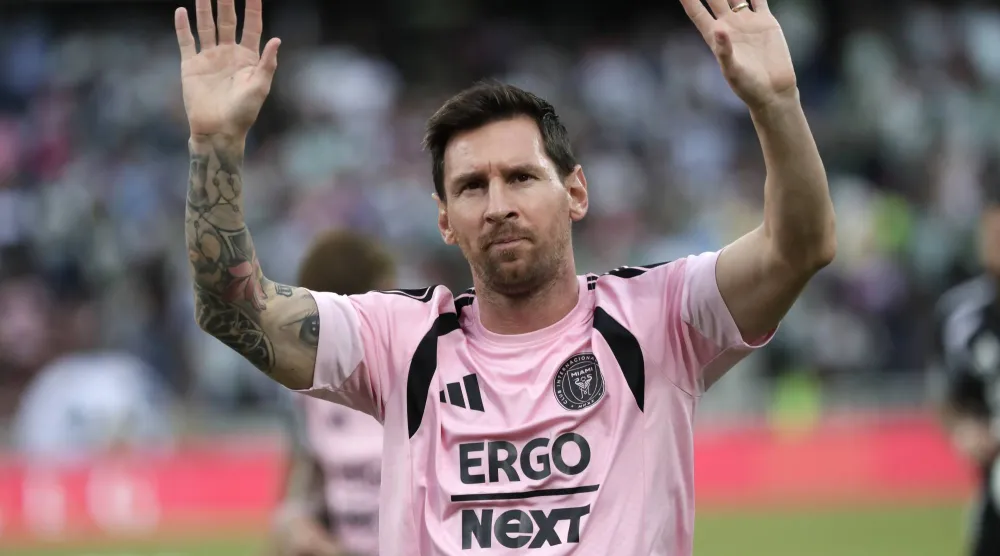 Argentine soccer player Lionel Messi waves to supporters before a friendly soccer match between Inter Miami and Atlético Nacional at the Atanasio Girardot Stadium in Medellín, Colombia, 31 January 2026. EPA/Carlos Ortega