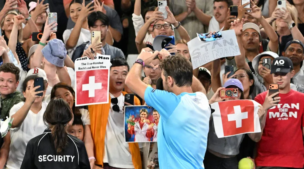 ستان فافرينكا يحيي جماهيره (أ.ف.ب)