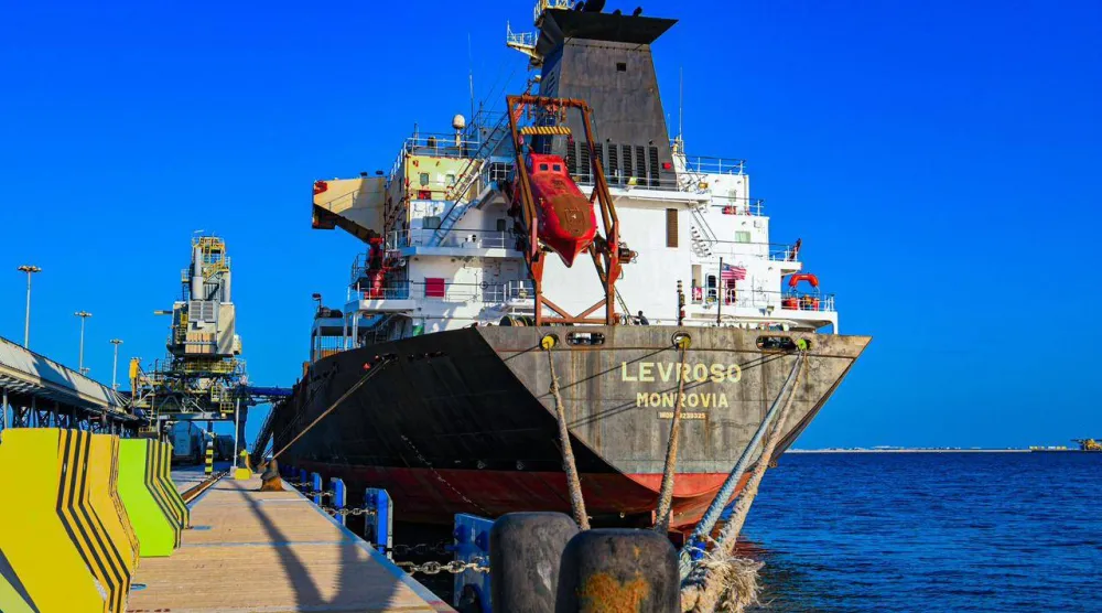 سفينة في أحد الموانئ السعودية (الشرق الأوسط)