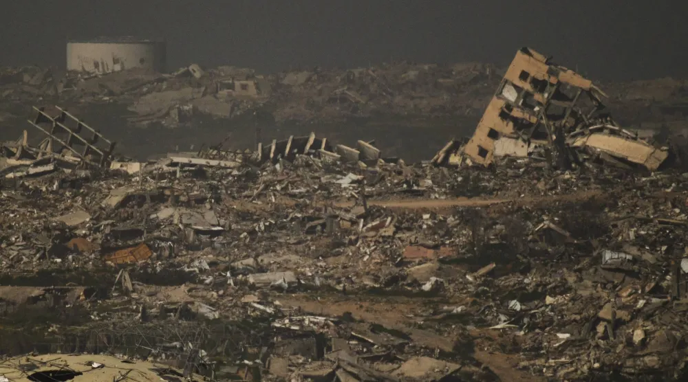 جانب من الدمار جراء الغارات الإسرائيلية على قطاع غزة (أ.ب)