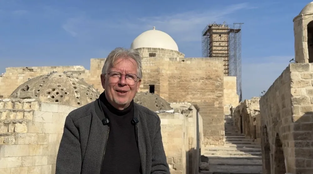 يلقَّب خبير الآثار الفرنسي في سوريا بـ«الحاج تييري» (الشرق الأوسط)