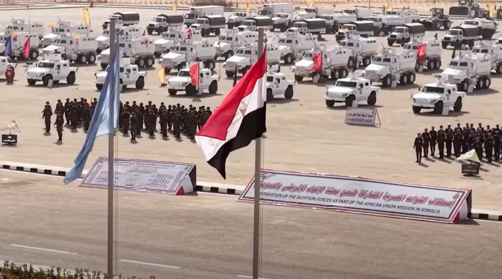جانب من القوات المصرية المشارِكة ضمن بعثة الاتحاد الأفريقي لدعم الأمن بالصومال الأربعاء (مقطع فيديو للمتحدث العسكري المصري)