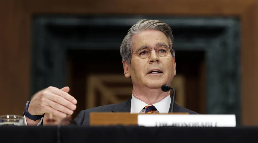 سكوت بيسنت يحضر جلسة استماع للجنة الخدمات المصرفية والإسكان والشؤون الحضرية في مجلس الشيوخ بمبنى الكابيتول (إ.ب.أ)