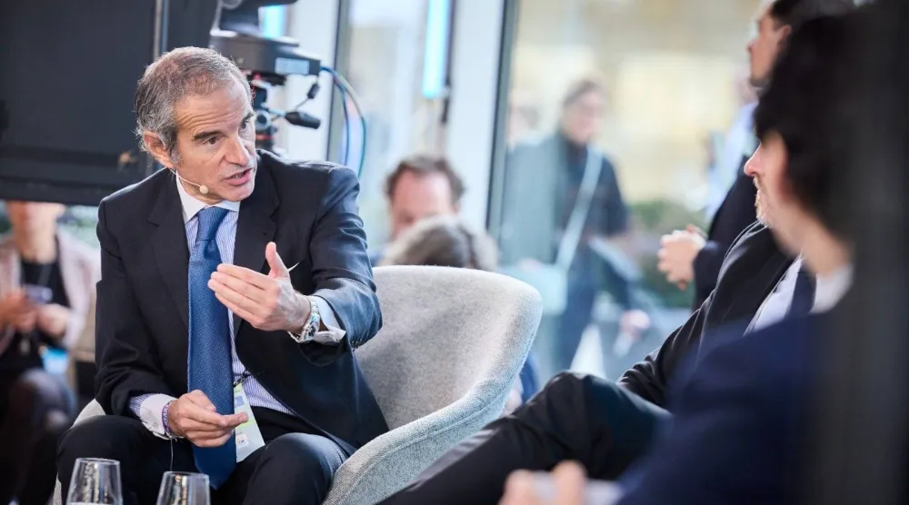 المدير العام للوكالة الدولية للطاقة الذرية رافاييل غروسي خلال جلسة نقاشية في «مؤتمر ميونيخ للأمن» (حسابه عبر منصة إكس)