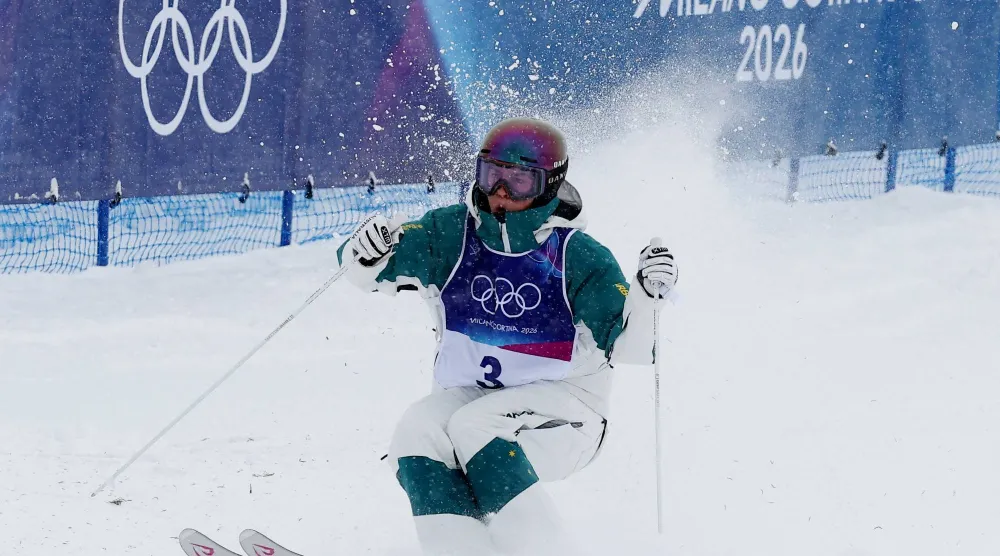 الأسترالية جاكارا أنتوني بطلة التزلج الحر (رويترز)