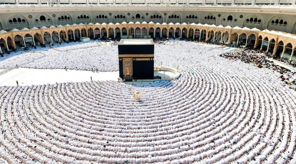 وزارة الحج والعمرة السعودية أكدت أن حقوق ضيوف الرحمن أولوية قصوى وأن جودة الخدمات المقدمة تمثل خطاً أحمر لا يُسمح بتجاوزه (واس)