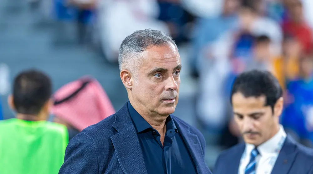 البرتغالي غوميز مدرب فريق الفتح (تصوير: عيسى الدبيسي) 