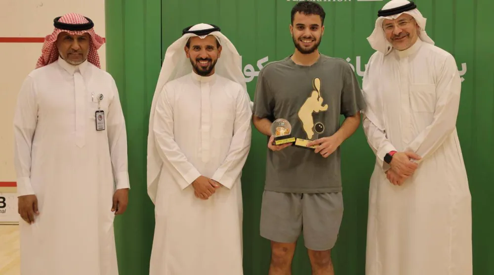 لحظة تكريم المصري كريم بدوي باللقب (الشرق الأوسط)