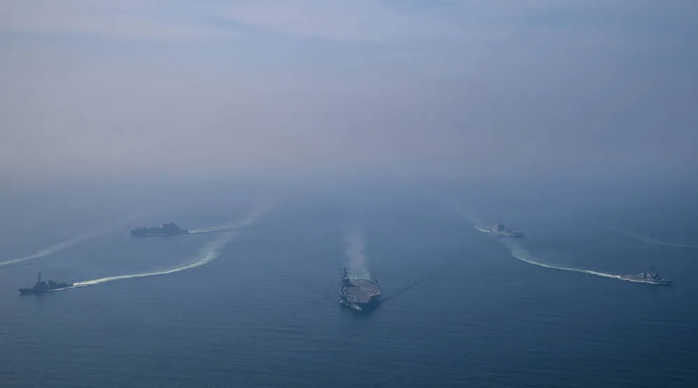 مجموعة حاملة الطائرات «أبراهام لينكولن» تبحر ببحر العرب دعماً لعمليات الأسطول الخامس الأميركي وأمن الملاحة في الشرق الأوسط (البنتاغون)