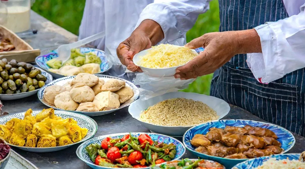 تجنُّب الأطعمة الدسمة والحلوى المفرطة في رمضان يساعد على إنقاص الوزن (بكساباي)