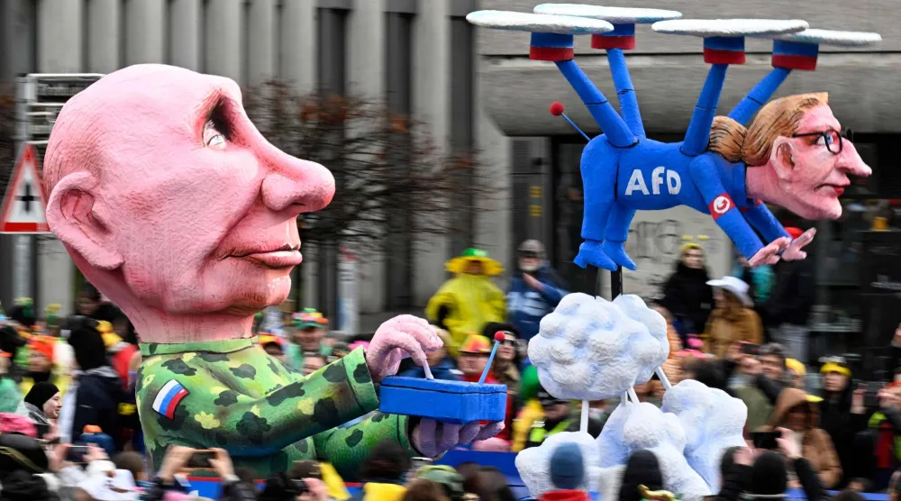 صورة من كرنفال دوسلدورف في ألمانيا يوم 16 فبراير 2025 (أ.ف.ب)