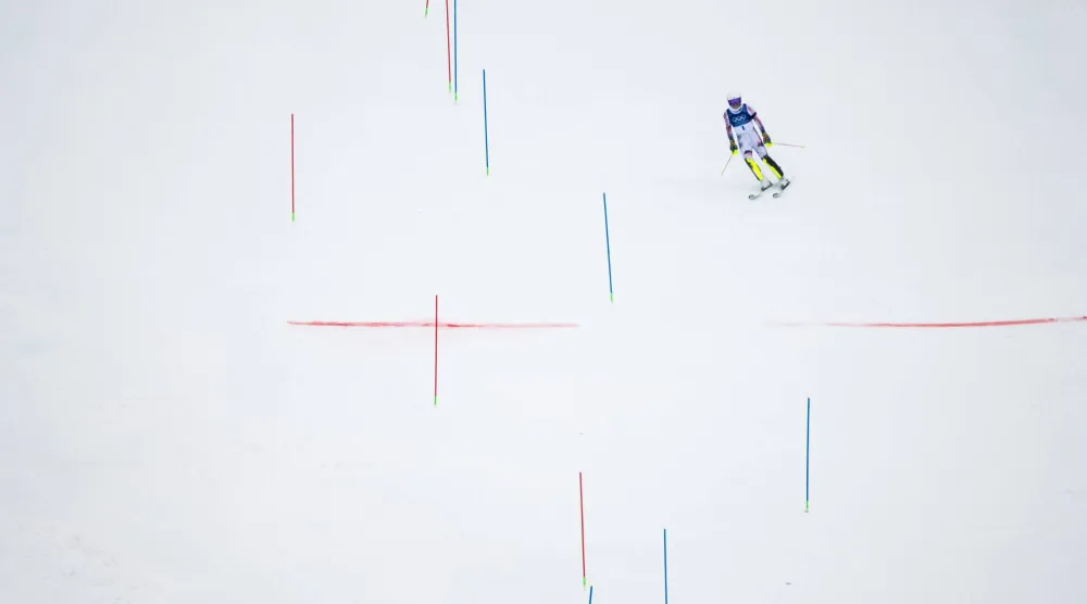 النرويجي آتله لي ماكراث في سباق التعرج الأولمبي (أ.ف.ب)