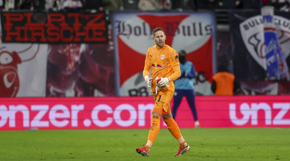 بيتر غولاتشي حارس مرمى لايبزيغ (د.ب.أ)