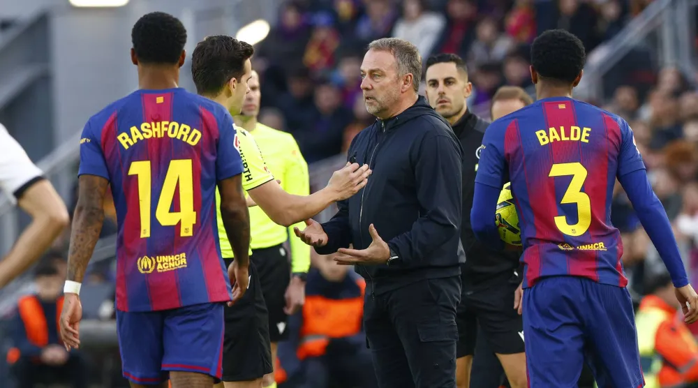 طالب فليك حكام المباراة بقيادة سيسار سوتو غرادو بتفسيرات لما حدث (إ.ب.أ)