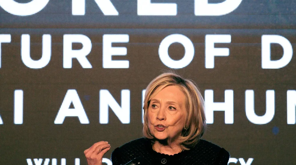 وزيرة الخارجية الأميركية السابقة هيلاري كلينتون (د.ب.أ)