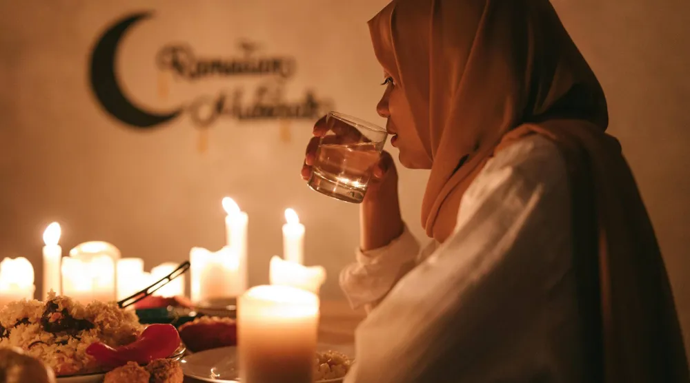 الوجبة المتوازنة في السحور تساعد على استقرار مستوى السكر في الدم (بيكسلز)