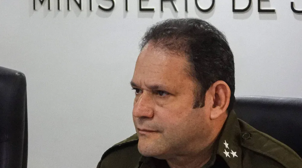 رئيس قسم مكافحة المخدرات في وزارة الداخلية الكوبية الكولونيل خوان كارلوس بوي (أ.ف.ب)