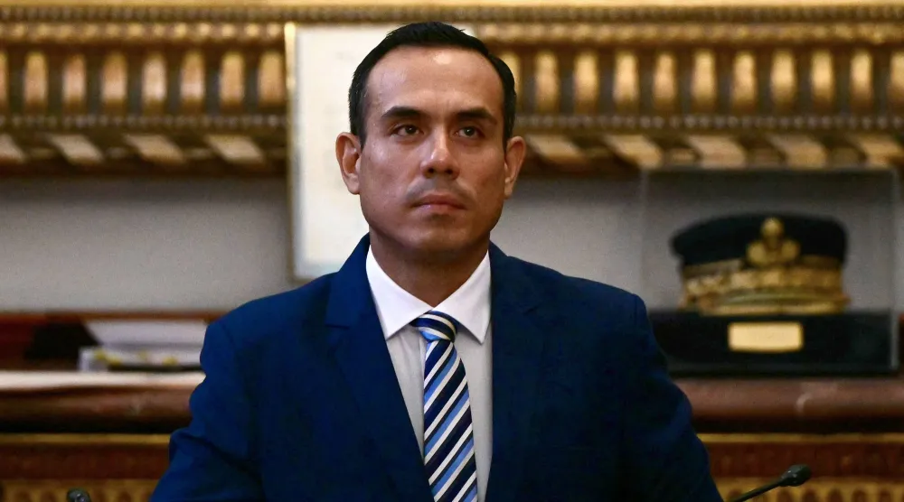 الرئيس الانتقالي لبيرو خوسيه جيري (أ.ف.ب)