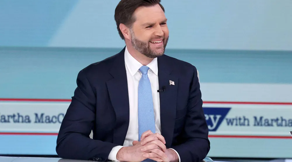  نائب الرئيس الأميركي جاي دي فانس في مقابلة مع قناة «فوكس نيوز» (ا.ف.ب)